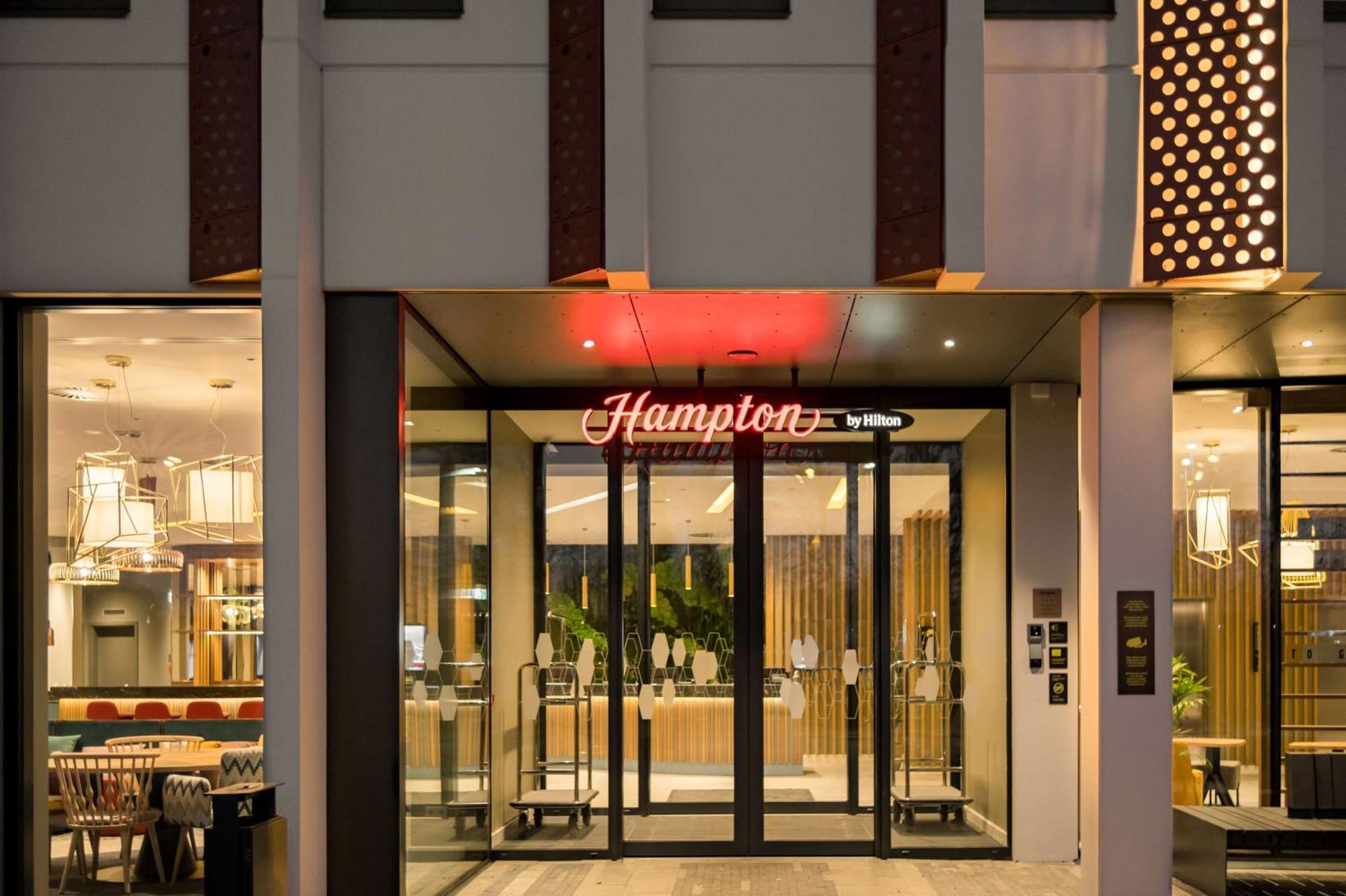 Hampton By Hilton Riga Airport Hotel Exterior foto